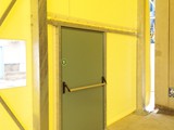 porta pedonale su copertura in pvc