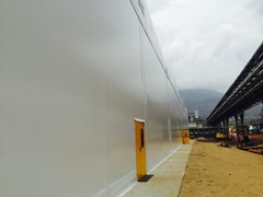 Tunnel a tettoia con porta pedonale per Empoli in Toscana